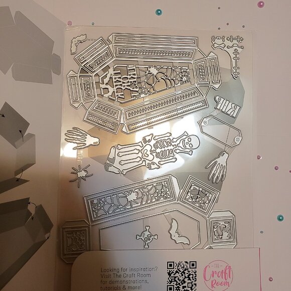 Brand new Tonic  Studioes Spooky Coffin Treat Box - Picture 3 of 4